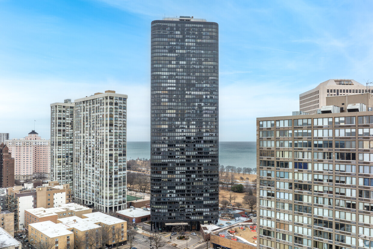Building Primary - Park Tower Market
