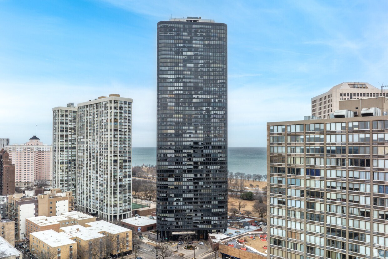 Edificio Primario - Park Tower Market
