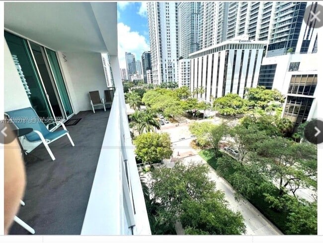 Building Photo - 951 Brickell Ave