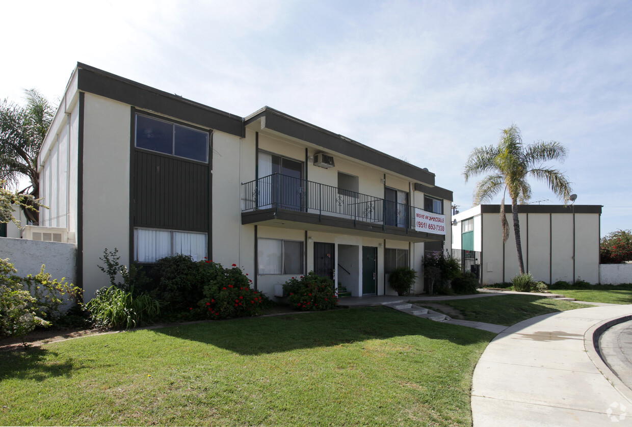 Primary Photo - Casa Del Mar Apartments