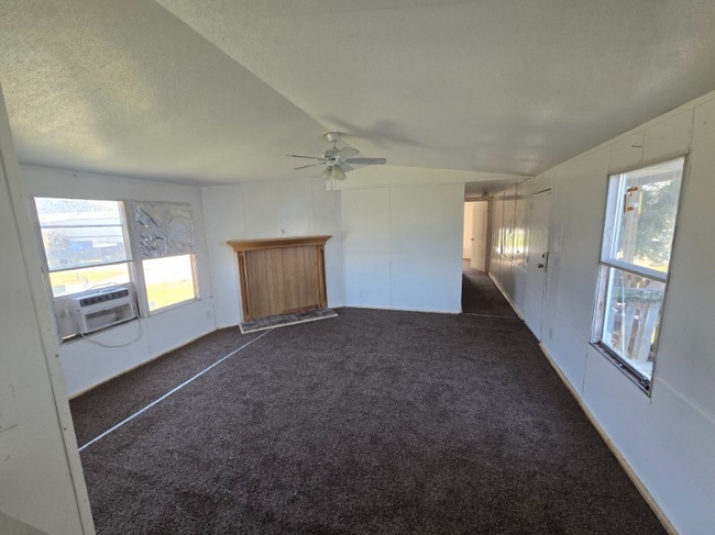 Foto del edificio - 1801 S Business 45