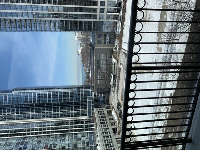 Foto del edificio - 1250 S Indiana Ave