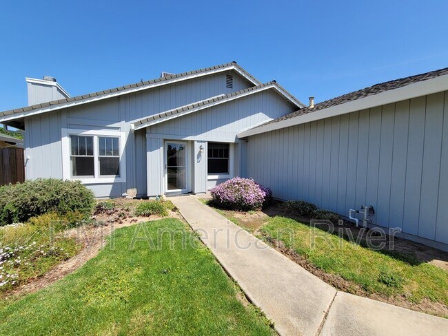Building Photo - 8715 Rooster Way