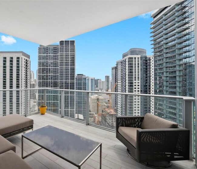 Foto del edificio - 851 NE 1st Ave