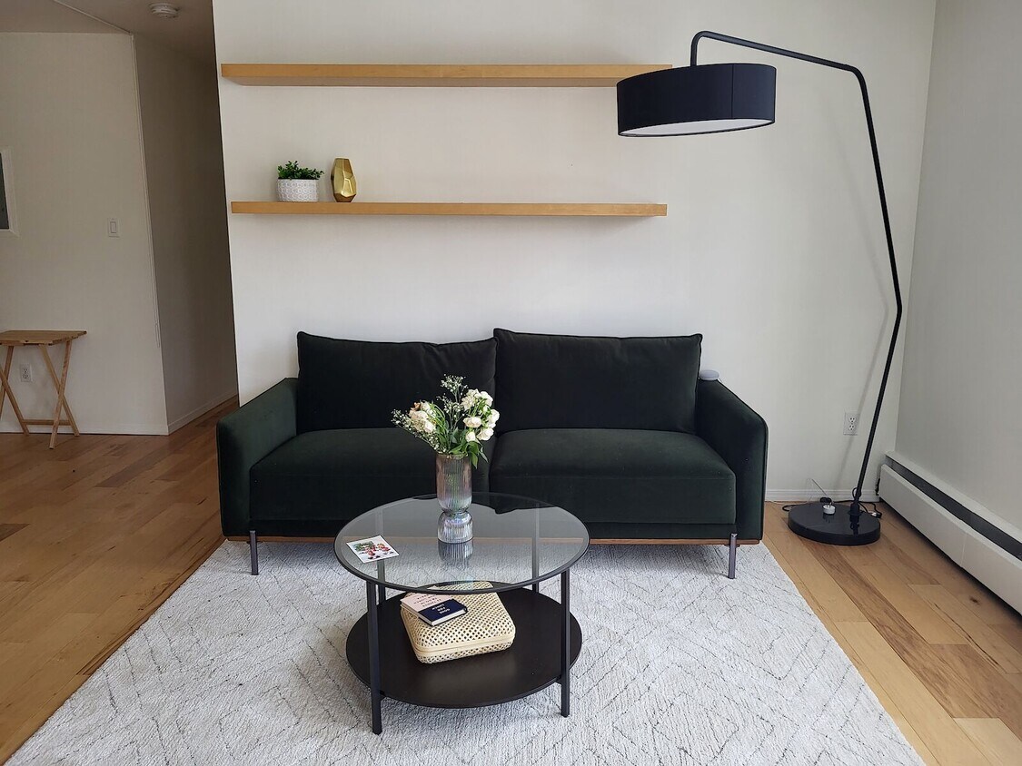 Photo principale - 317 14 Av SW