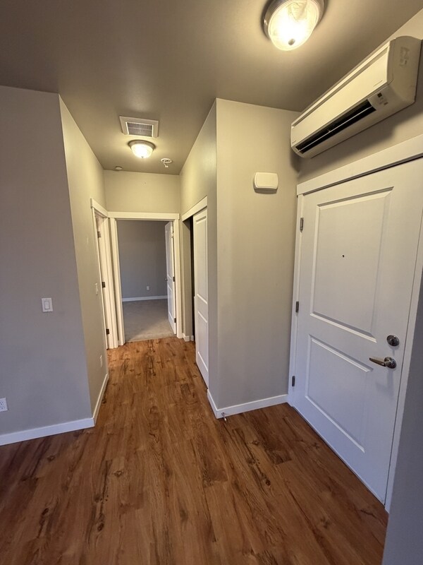 Foto del edificio - 8872 Depot Rd