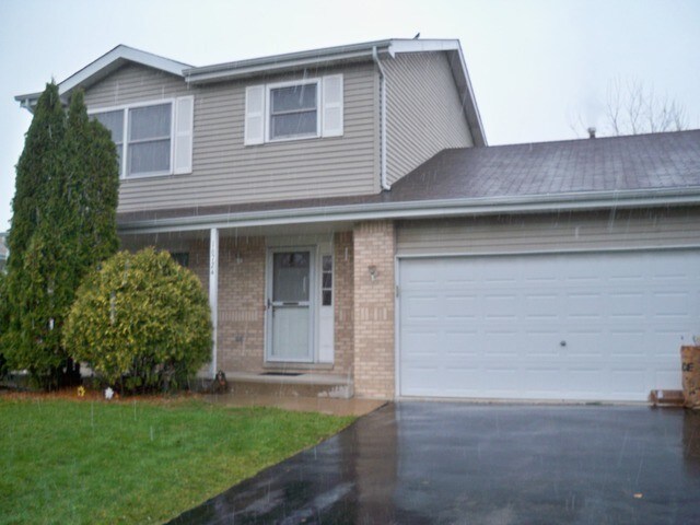 Primary Photo - 16724 Saddlewood Dr