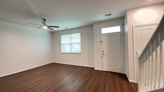 Foto del edificio - Recently Renovated 3-Bedroom Condo in The Grove at the Arboretum