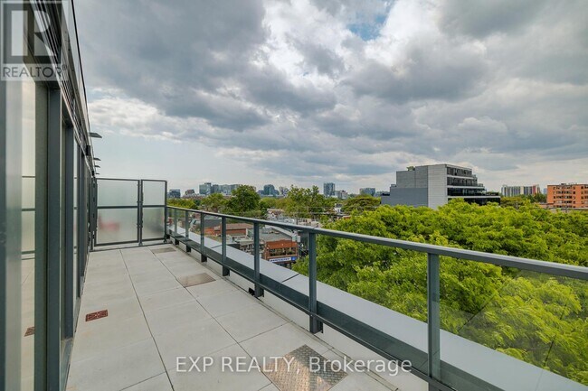 Photo du bâtiment - 5-605 Lakeview Ave