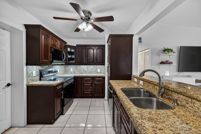 Building Photo - 211 S 57th Way