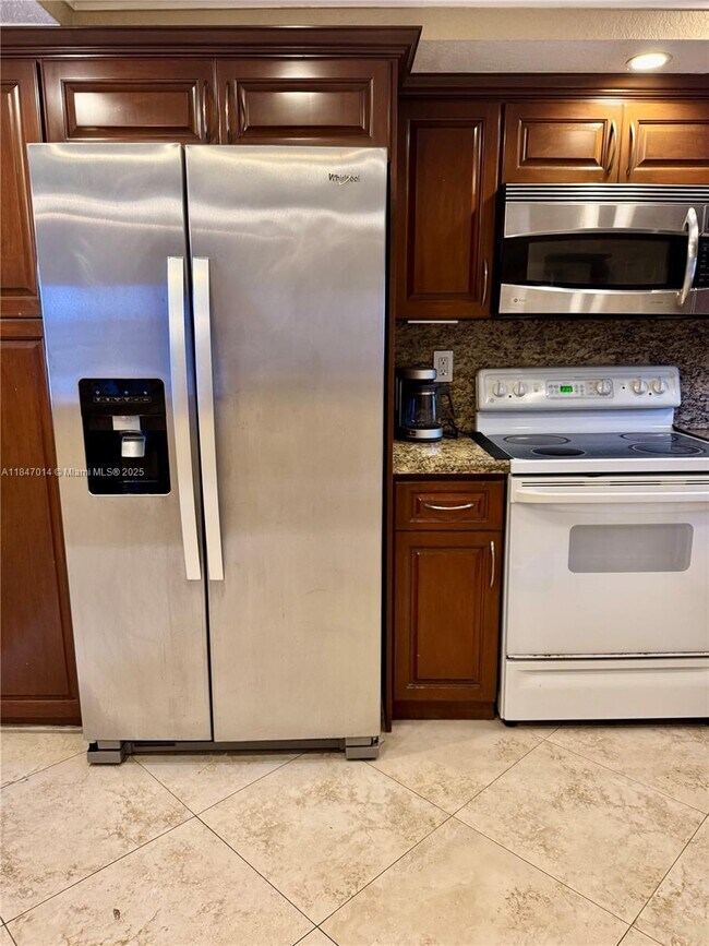 Foto del edificio - 3100 W Rolling Hills Cir