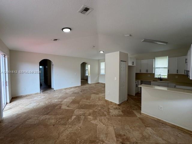 Foto del edificio - 21733 Ingraham Ave Rd