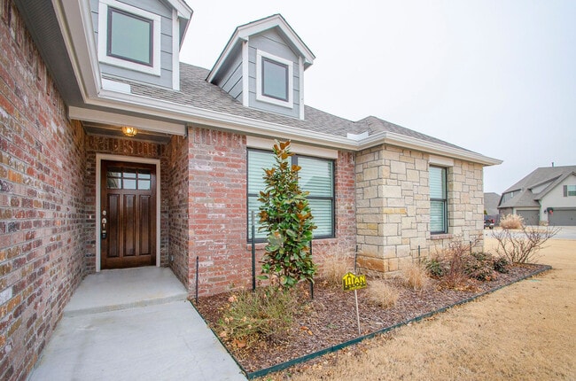 Foto del edificio - 4 Bed, 2.5 Bath, 3 Car Garage Beauty In Desirable Brighton Village In BA!