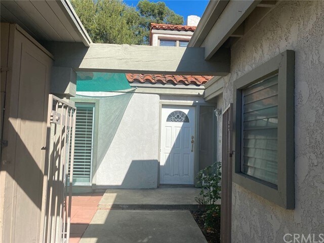 Building Photo - 6 Coral Tree Ln