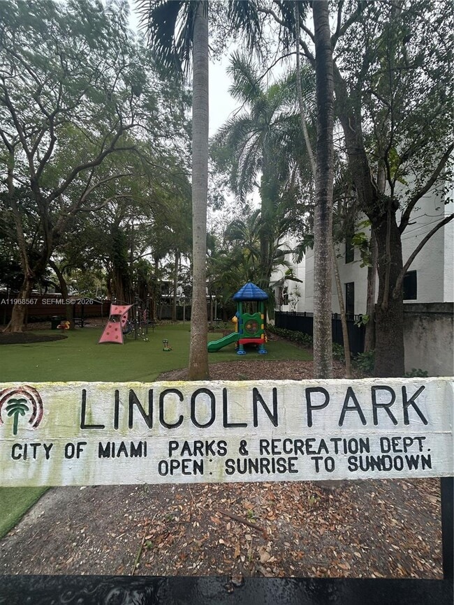 Foto del edificio - 2950 Jackson Ave