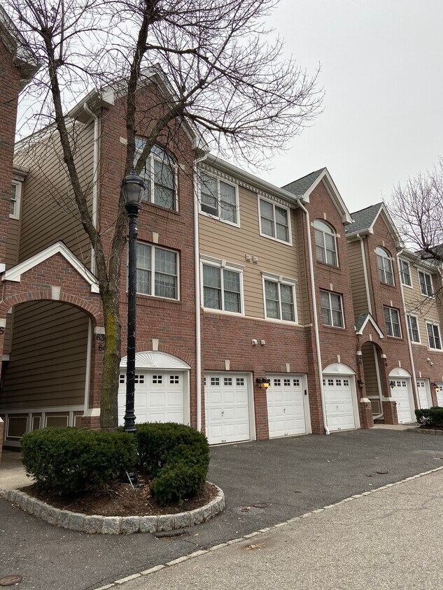 63 Lydia Dr, Guttenberg, NJ 07093 Townhome Rentals in Guttenberg NJ