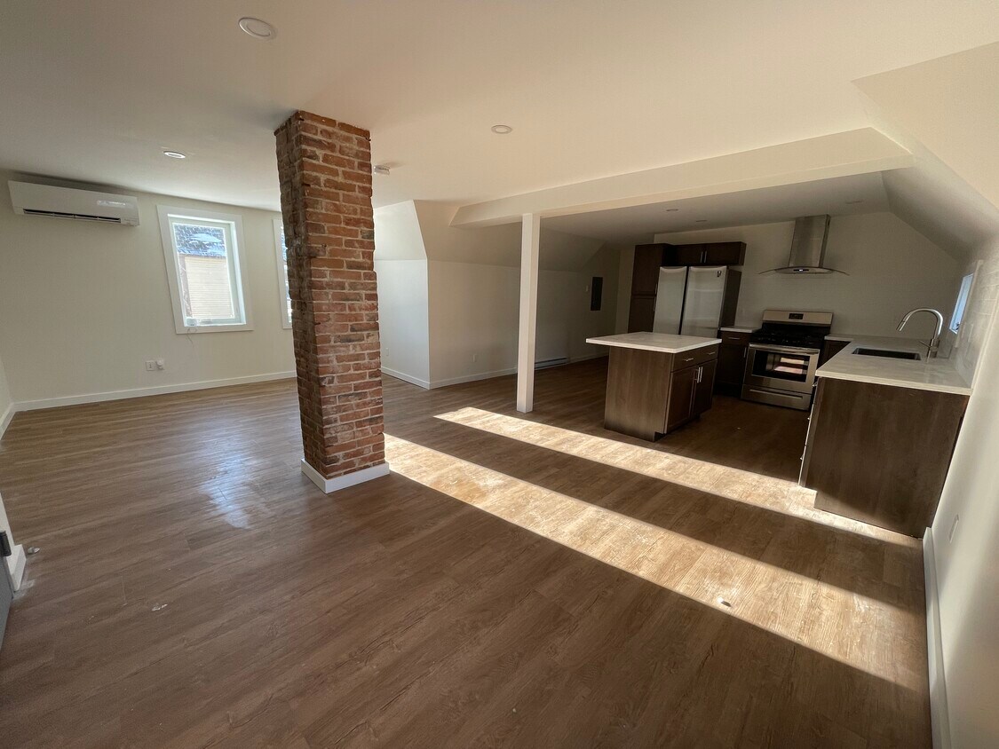 336 N Winooski Ave, Burlington, VT 05401 Apartments in Burlington, VT