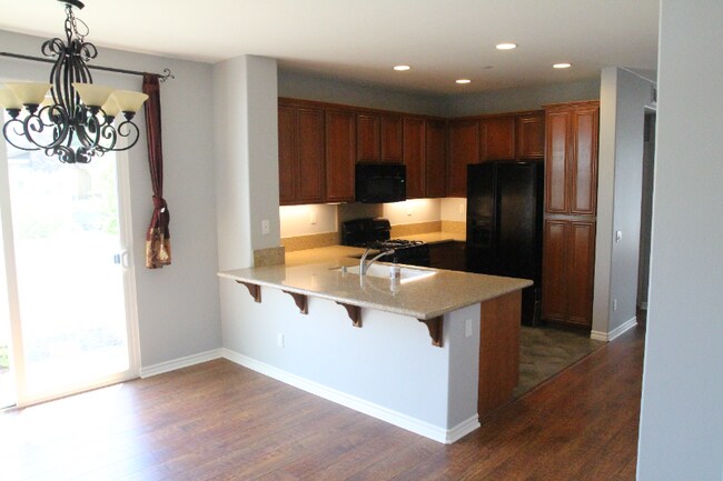 Building Photo - 826 Amethyst Ave