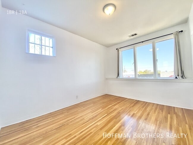 Foto del edificio - 7575 Melrose Ave