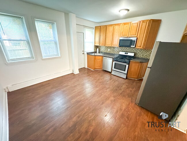 Building Photo - 3 Bedroom House in Belfield