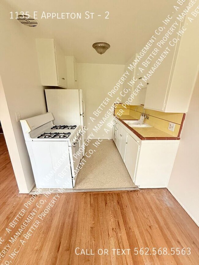 Foto del edificio - 1135 E Appleton St