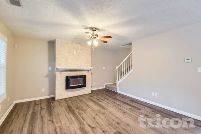 Building Photo - 407 Emerald Trce