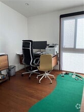 Building Photo - 1501 Crest Dr