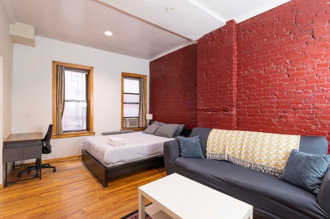 Foto del edificio - 329 E 94th St