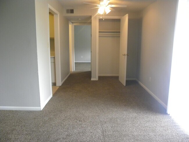 Building Photo - 1109 S Brookside Ave