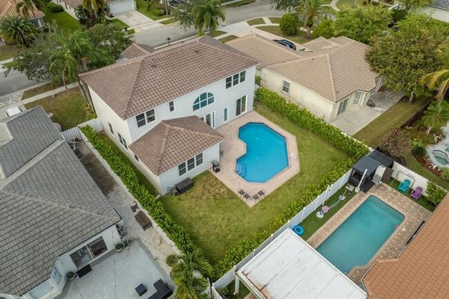 Foto del edificio - 19077 NW 23rd Ct