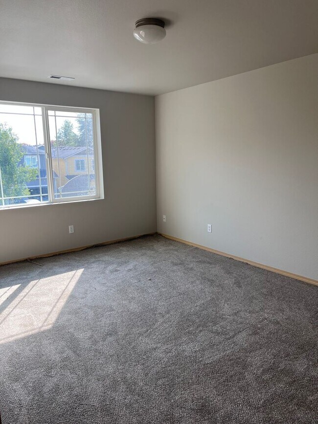 Foto del edificio - Beautiful 3 Bedroom home in Puyallup