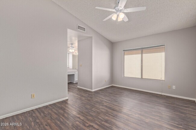 Foto del edificio - 8651 N 107th Dr