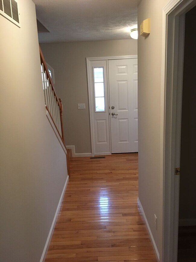 Foto del edificio - 4-bed, 4-bath home in Savoy