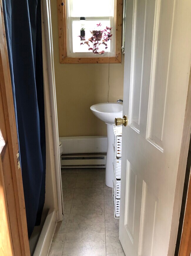 19 Crescent Ter, Cohoes, NY 12047 House Rental in Cohoes, NY