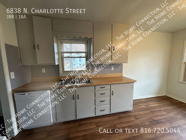 Foto del edificio - 6838 N Charlotte St