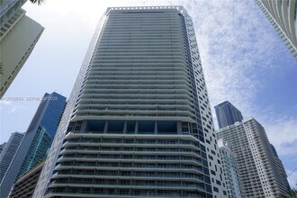Building Photo - 1300 Brickell Bay Dr