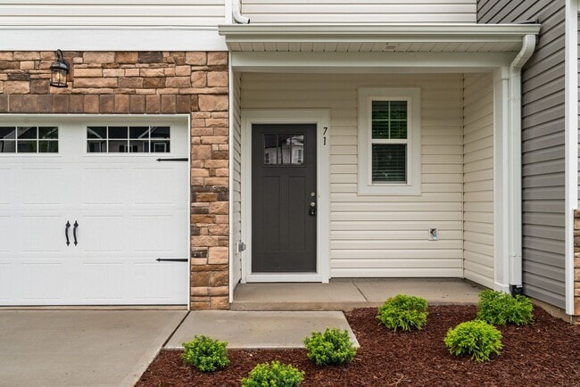 Building Photo - New Construction 3 Bed 2.5 Bath Townhome