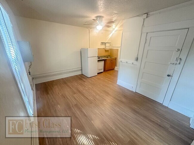 Foto del edificio - 2708 NE Sandy Blvd