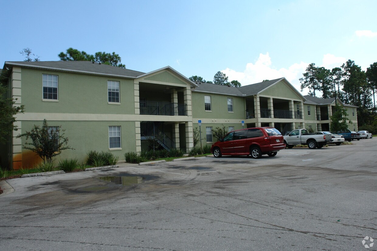 Foto principal - 530 Belltower Ave