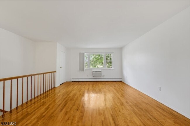 Foto del edificio - 1285 Valley Rd