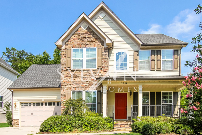Primary Photo - Gorgeous 5 Bedroom, 3.5 Bath home in the d...