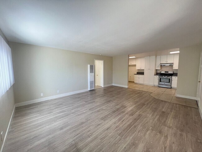 Building Photo - Stuart11741