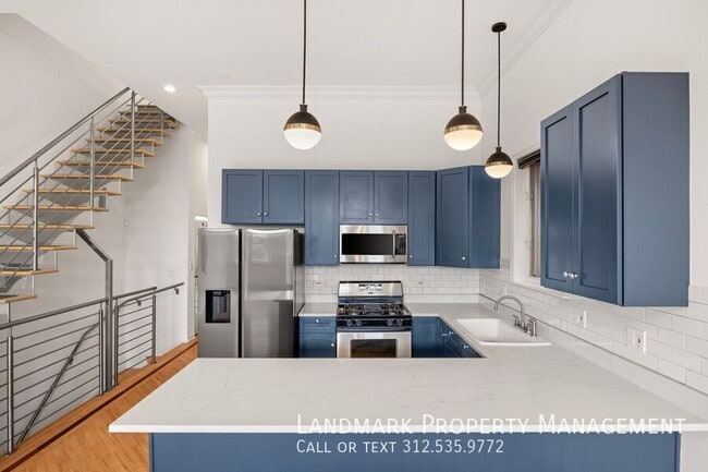 Foto del edificio - 1755 N Artesian Ave
