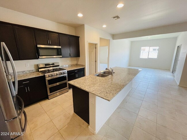 Building Photo - 43691 Yucca Ln
