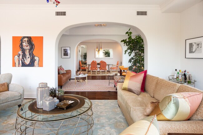 Foto del edificio - 558 Hillgreen Dr