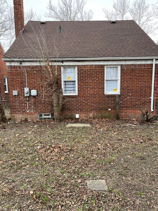 Building Photo - 3 bed/ 1 Bath