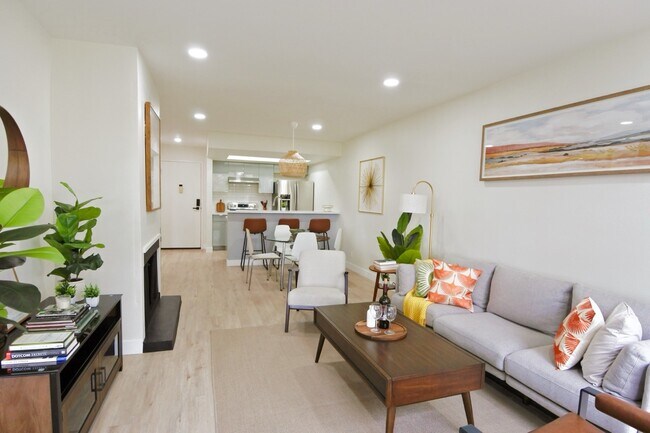 Foto del edificio - 1745 Camino Palmero St