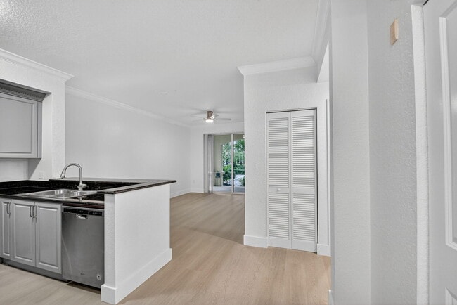 Foto del edificio - 1 Renaissance Way