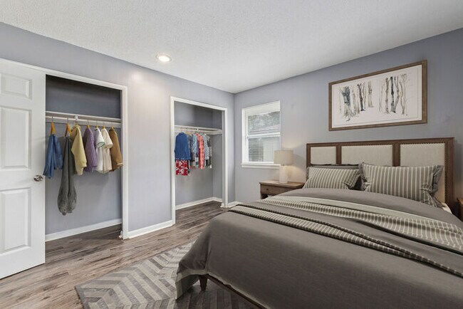 Building Photo - Classic 2BR Duplex