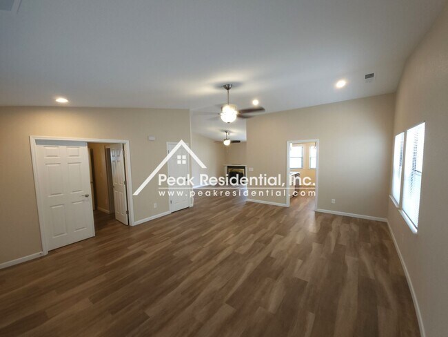Foto del edificio - 4537 Fox Valley Cir